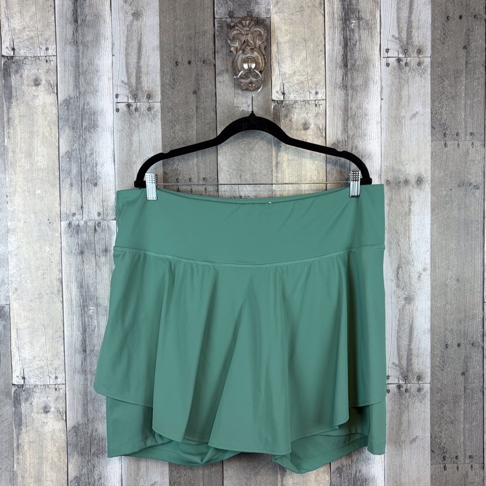 Old Navy Active Skort in Dusty Green Size XXL Regular Fit.